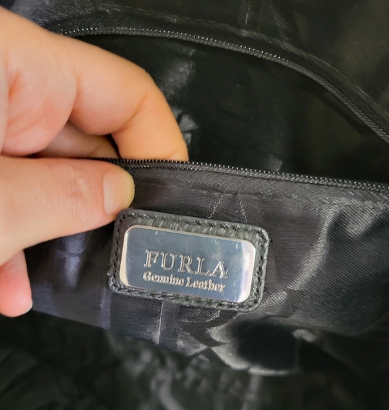 Like new!Furla Black Pebbled Leather Crossbody/Shoulder Bag - Picture 8 of 13